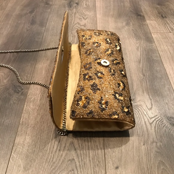 Retro Golden Leopard Beaded Clutch w/ chain strap - Picture 7 of 10